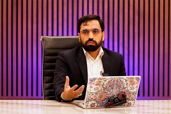 تصویر چهره دکتر علی سعیدی